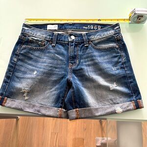 Gap 1969 sexy boyfriend shorts 25r blue denim distressed